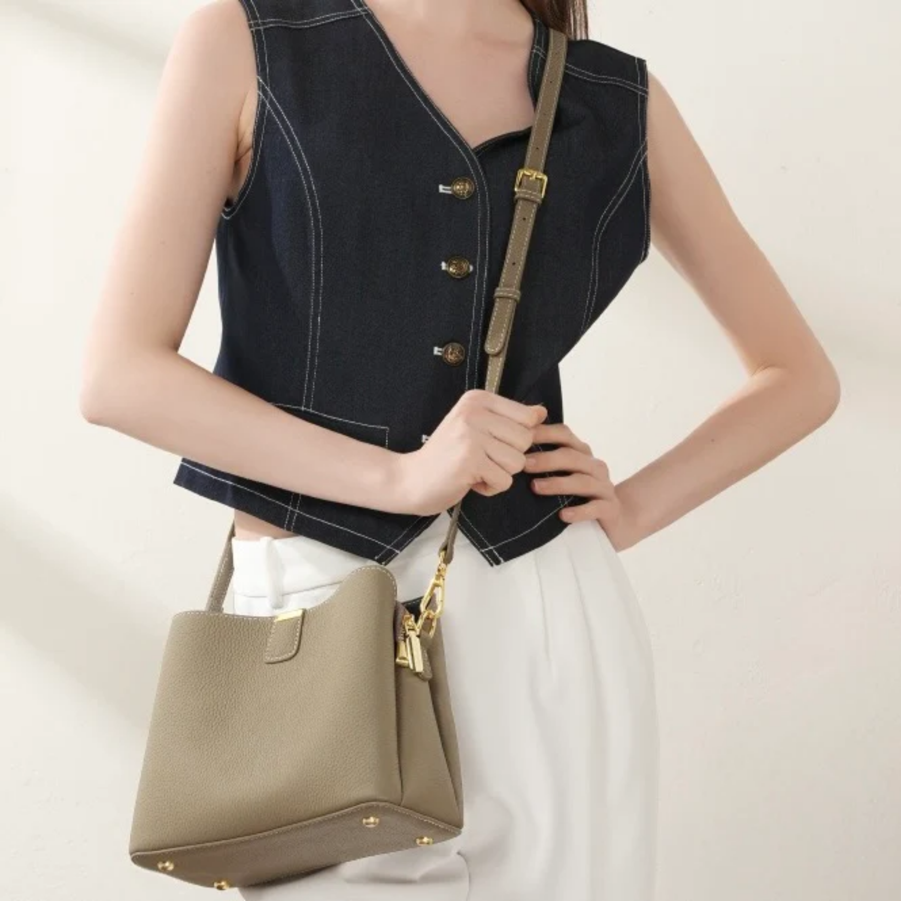 Genuine Leather Bucket Handbag - Stylish Tote for Everyday Use