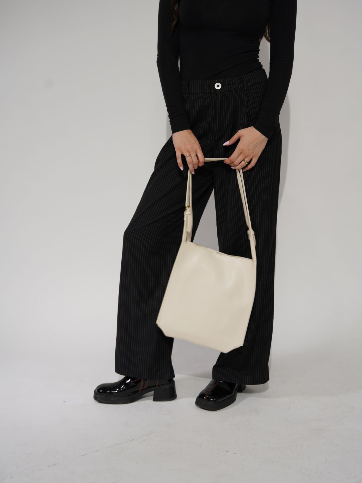 Vegan Leather Shoulder Bag - Daily Chic Design for Casual Use