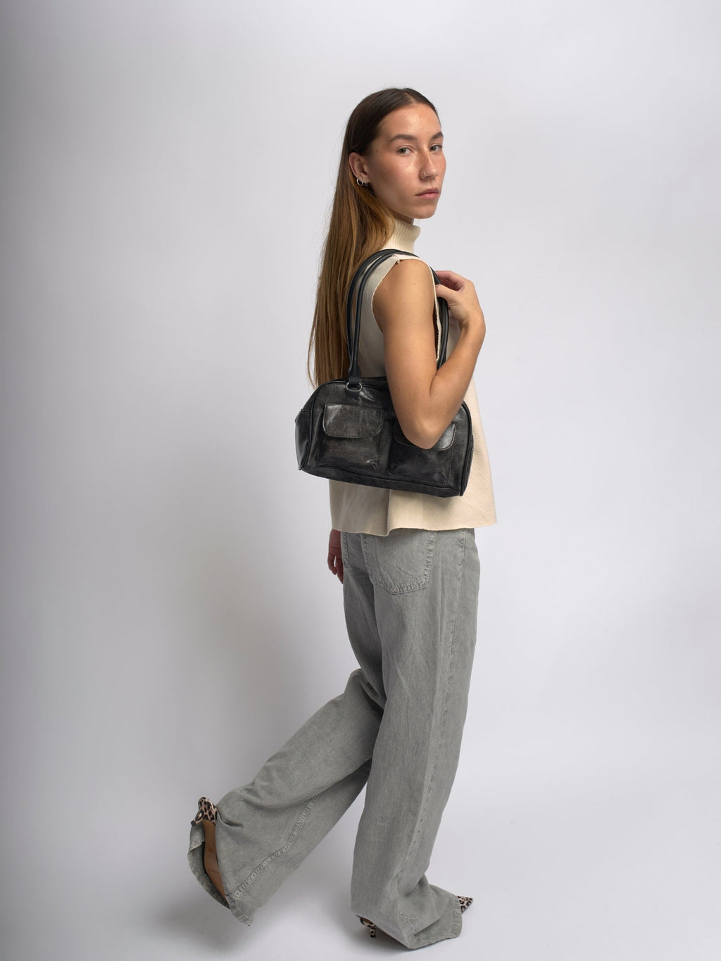 Distressed Leather Shoulder Bag - Urban Style for Everyday Use