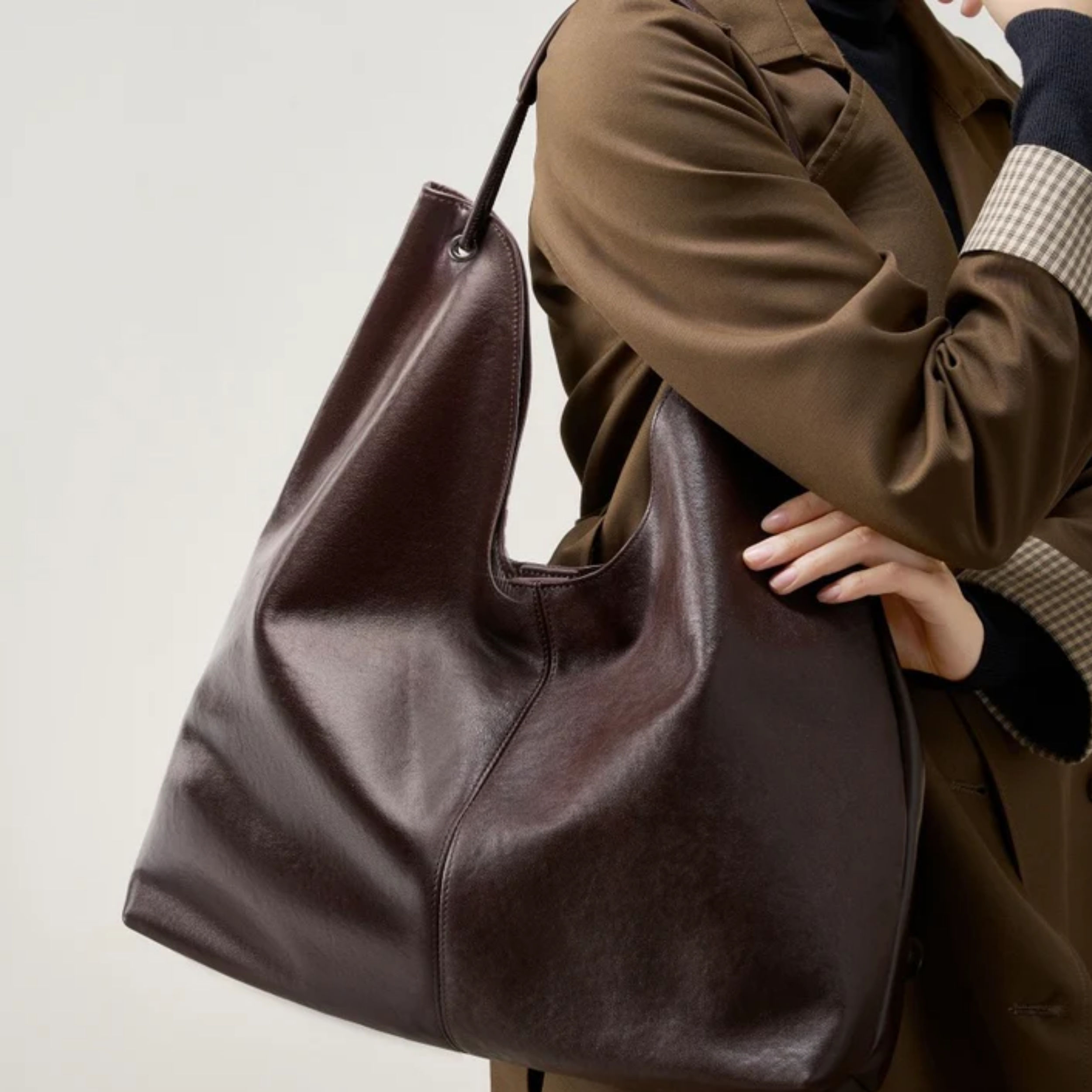 Genuine Leather Tote Bag for Women - Stylish Everyday Handbag in Classic Design
