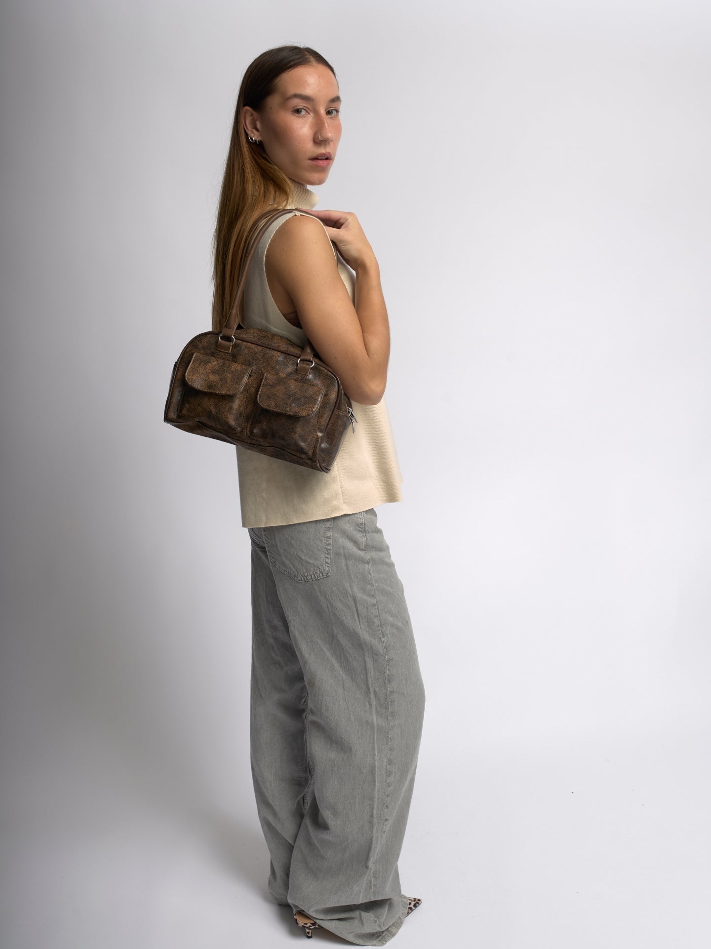 Distressed Leather Shoulder Bag - Urban Style for Everyday Use