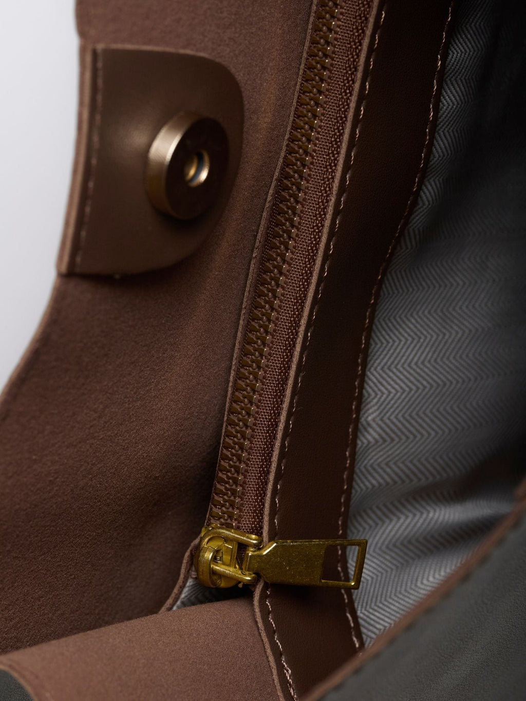 Vegan Leather Shoulder Bag - Daily Chic Design for Casual Use
