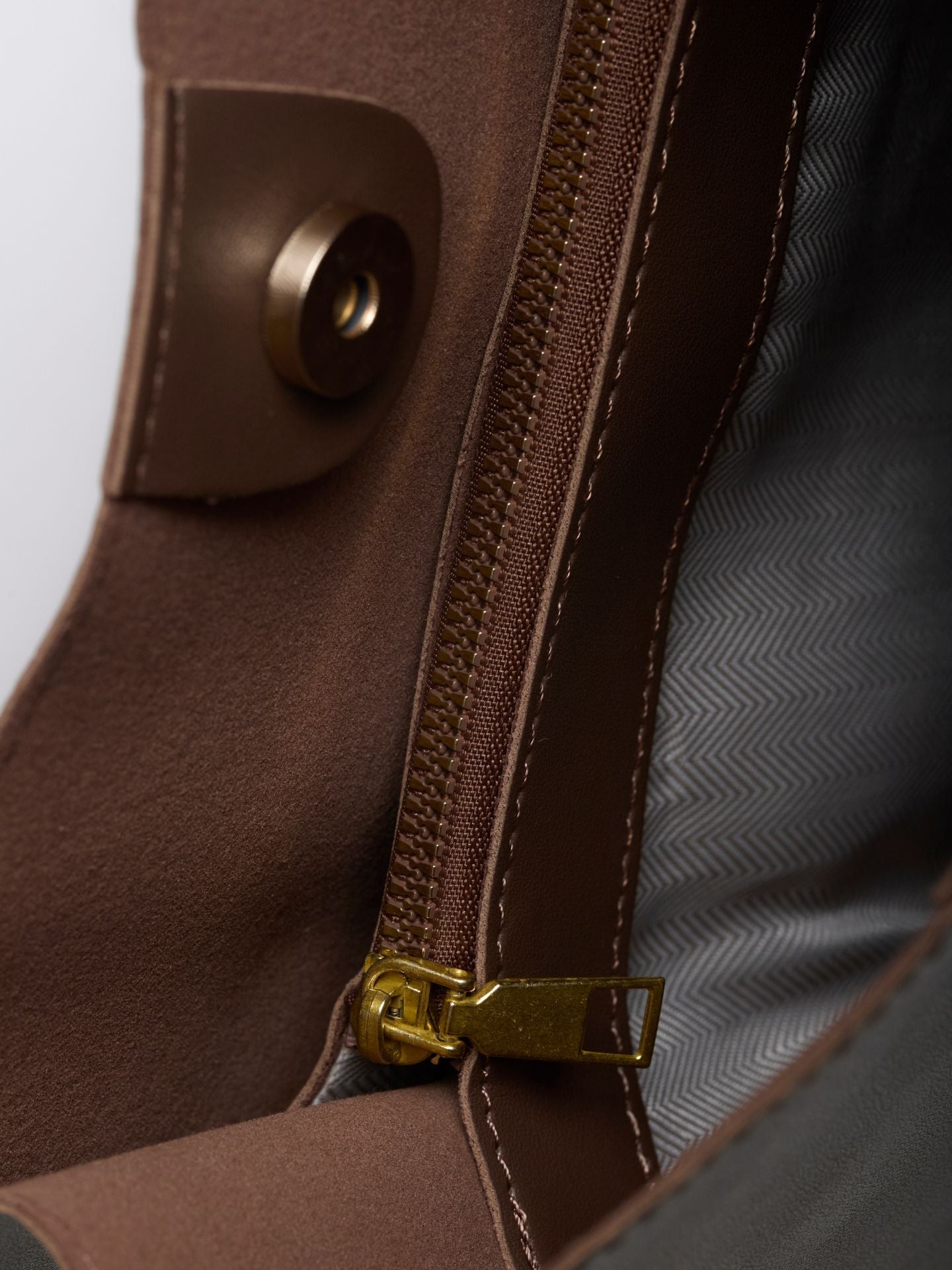Vegan Leather Shoulder Bag - Daily Chic Design for Casual Use