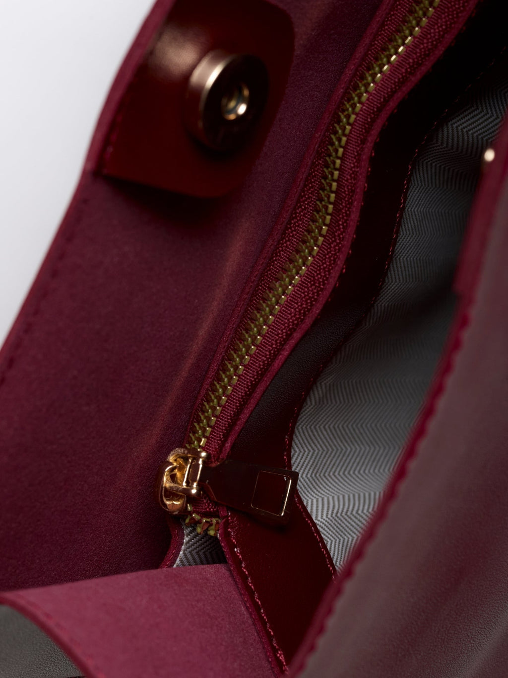 Vegan Leather Shoulder Bag - Daily Chic Design for Casual Use