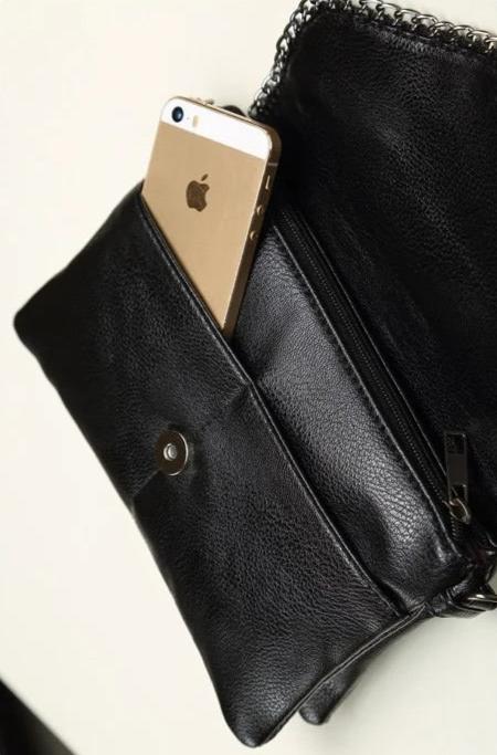ChainLink Crossbody Bag - Durable Material, Chic Design for Everyday Use