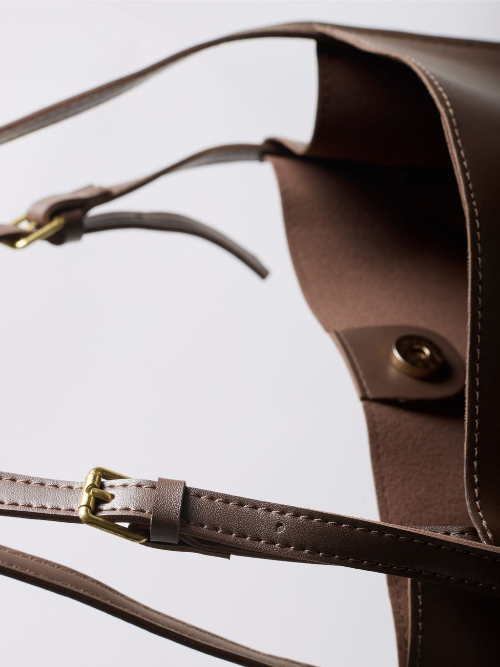 Vegan Leather Shoulder Bag - Daily Chic Design for Casual Use