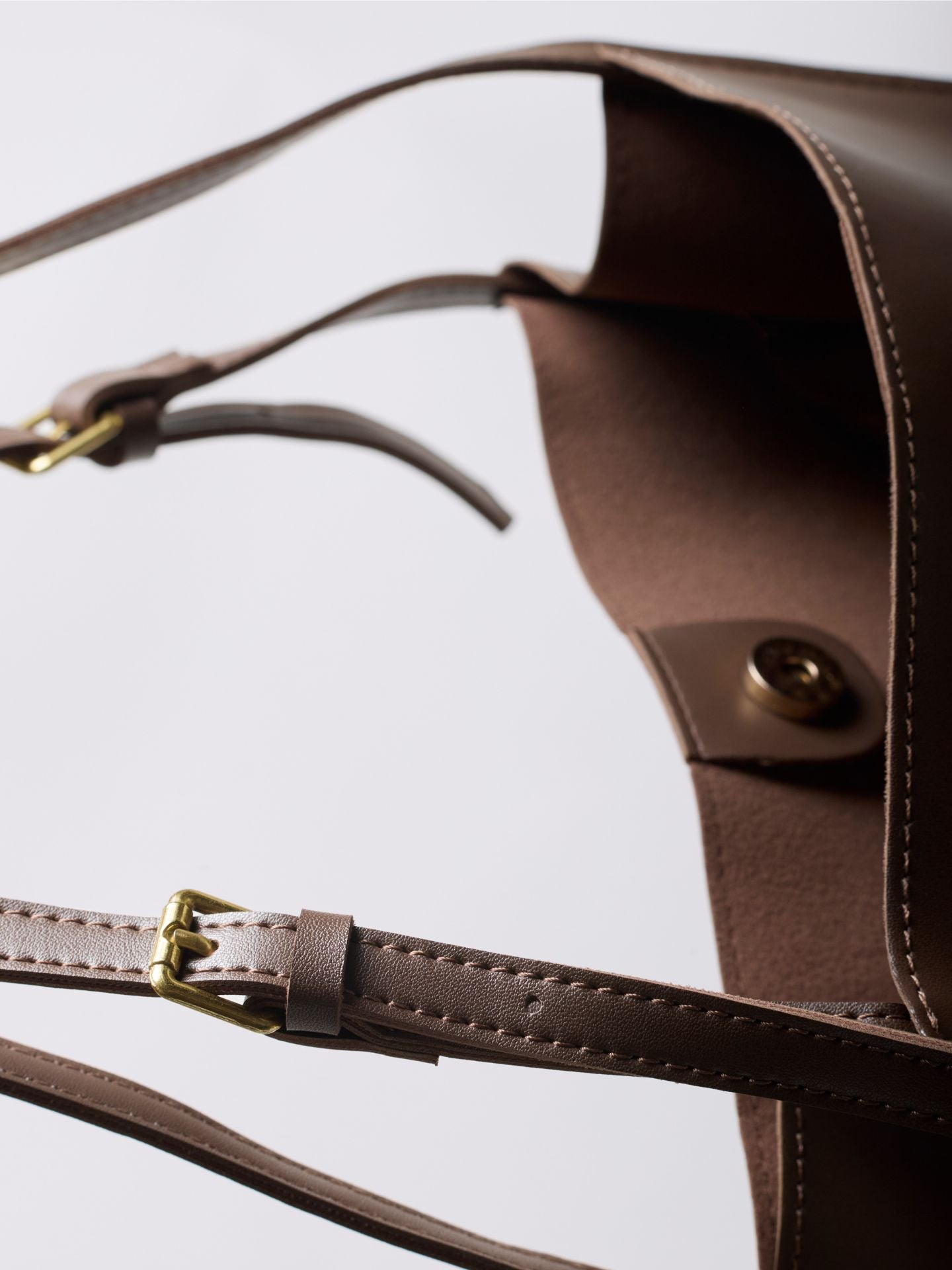 Vegan Leather Shoulder Bag - Daily Chic Design for Casual Use