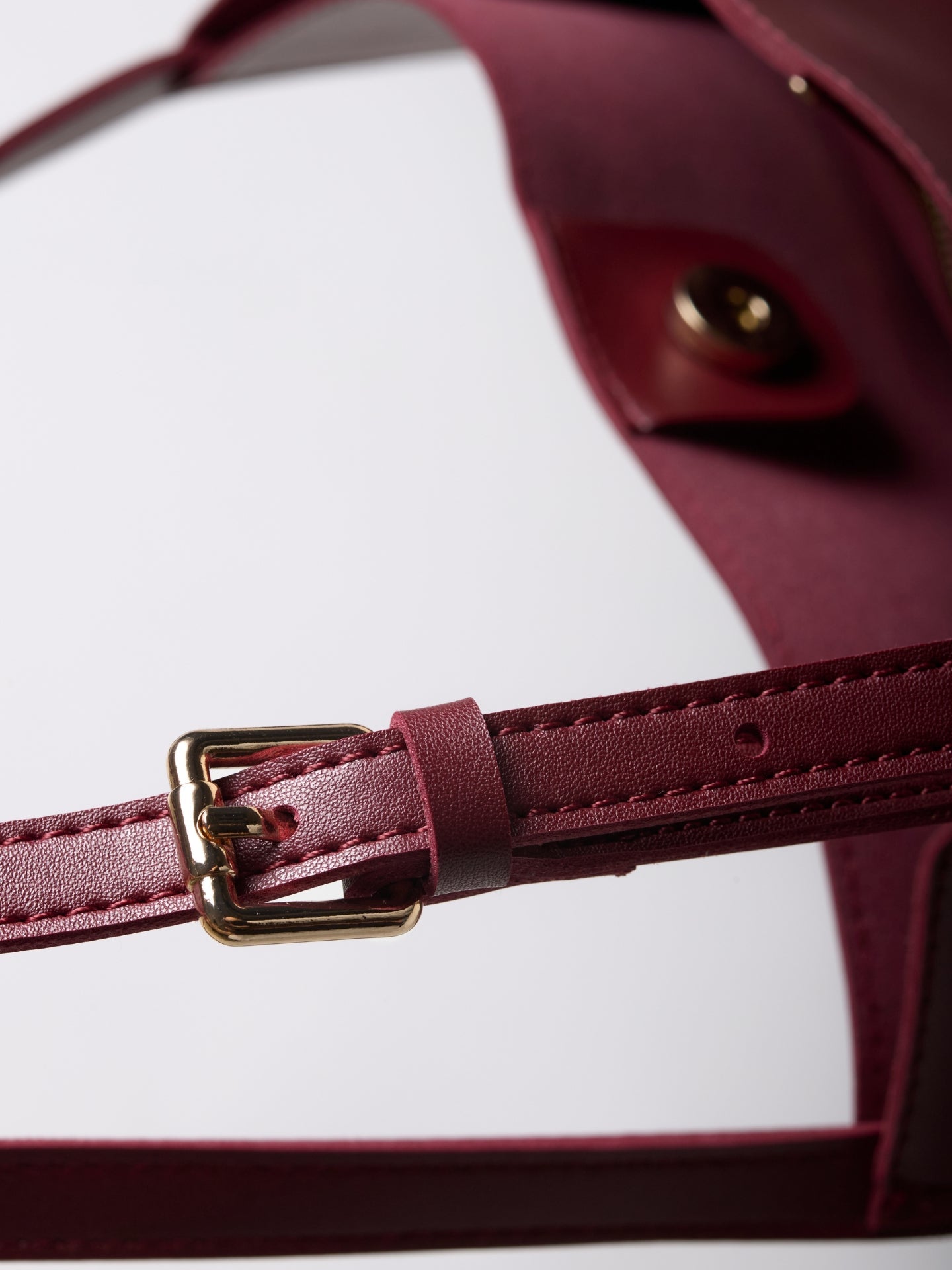 Vegan Leather Shoulder Bag - Daily Chic Design for Casual Use