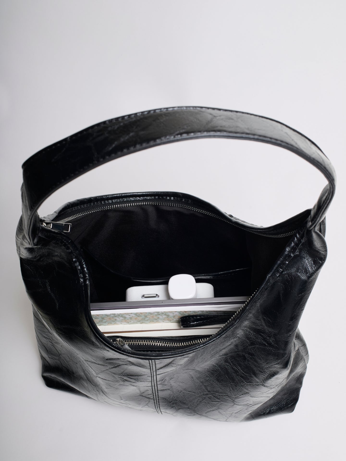 Distressed Vegan Leather Tote Bag for Everyday Use - Stylish and Durable