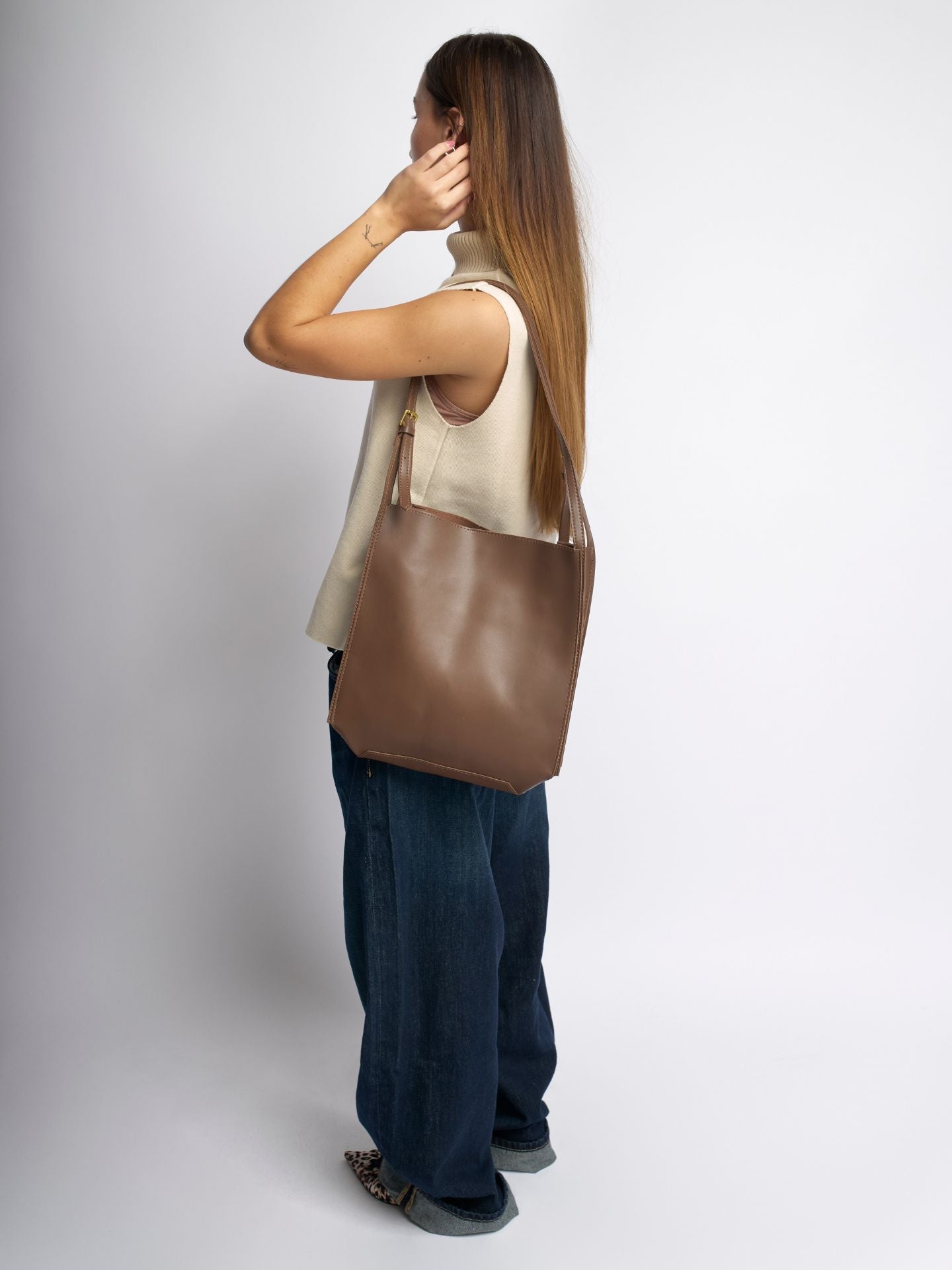 Vegan Leather Shoulder Bag - Daily Chic Design for Casual Use
