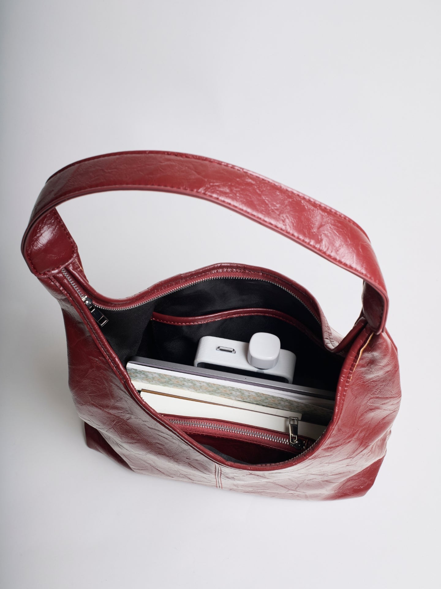 Distressed Vegan Leather Tote Bag for Everyday Use - Stylish and Durable