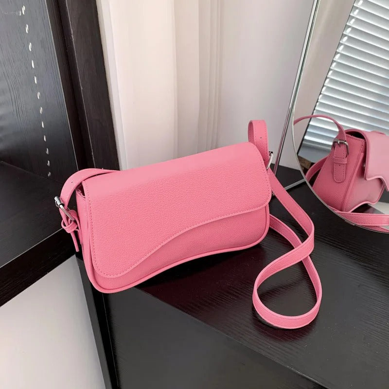 Baguette Shoulder Bag with Curved Design - Stylish Everyday Handbag