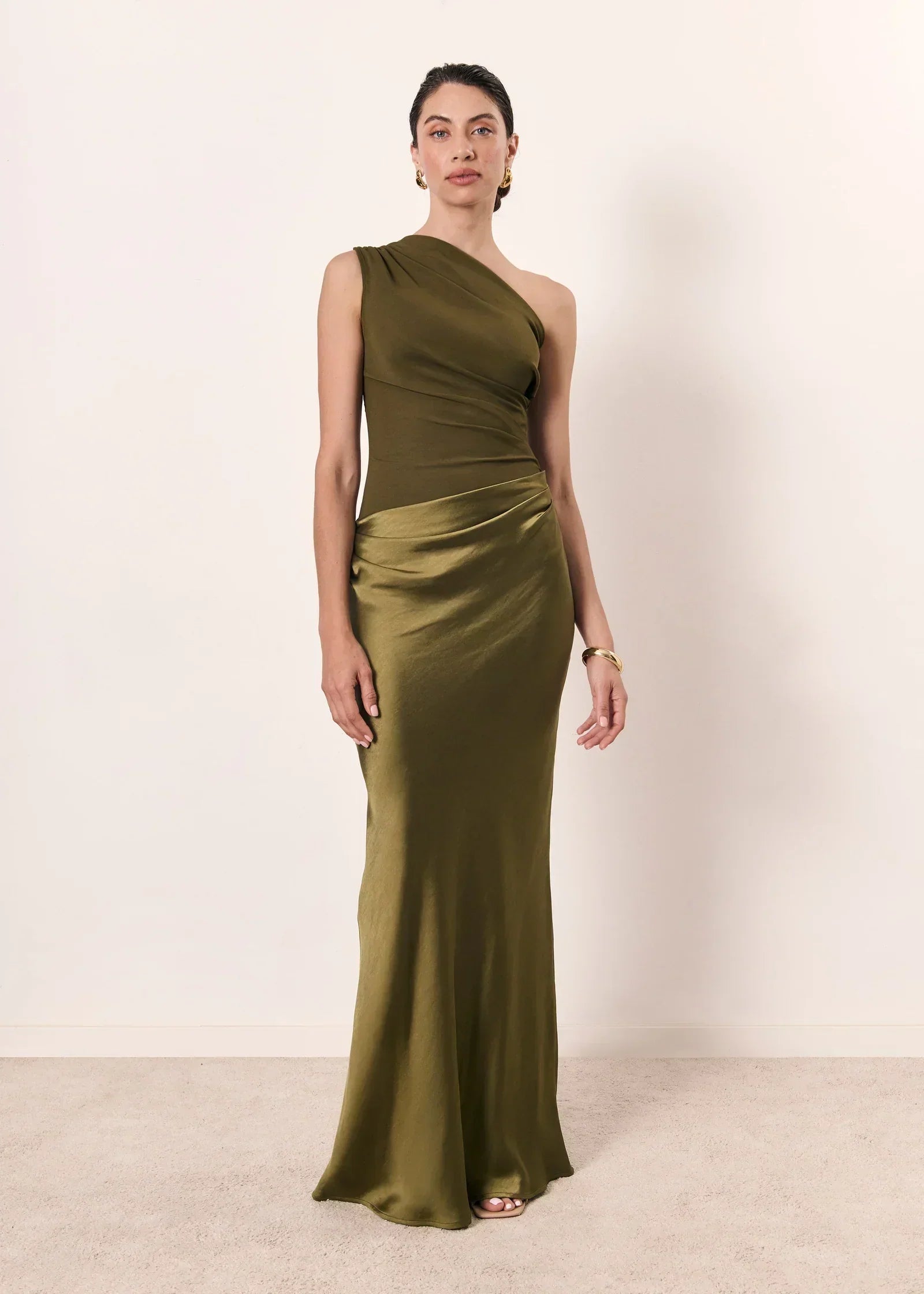 Asymmetrical Satin Maxi Dress in Matte & Shiny Finish for Elegant Occasions