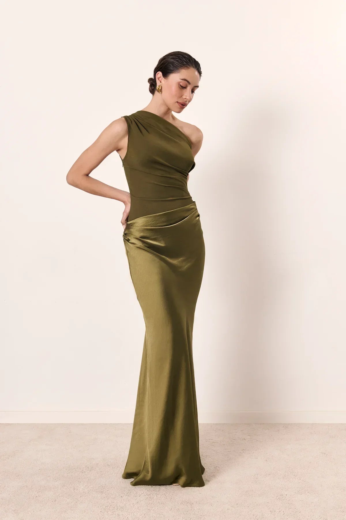 Asymmetrical Satin Maxi Dress in Matte & Shiny Finish for Elegant Occasions