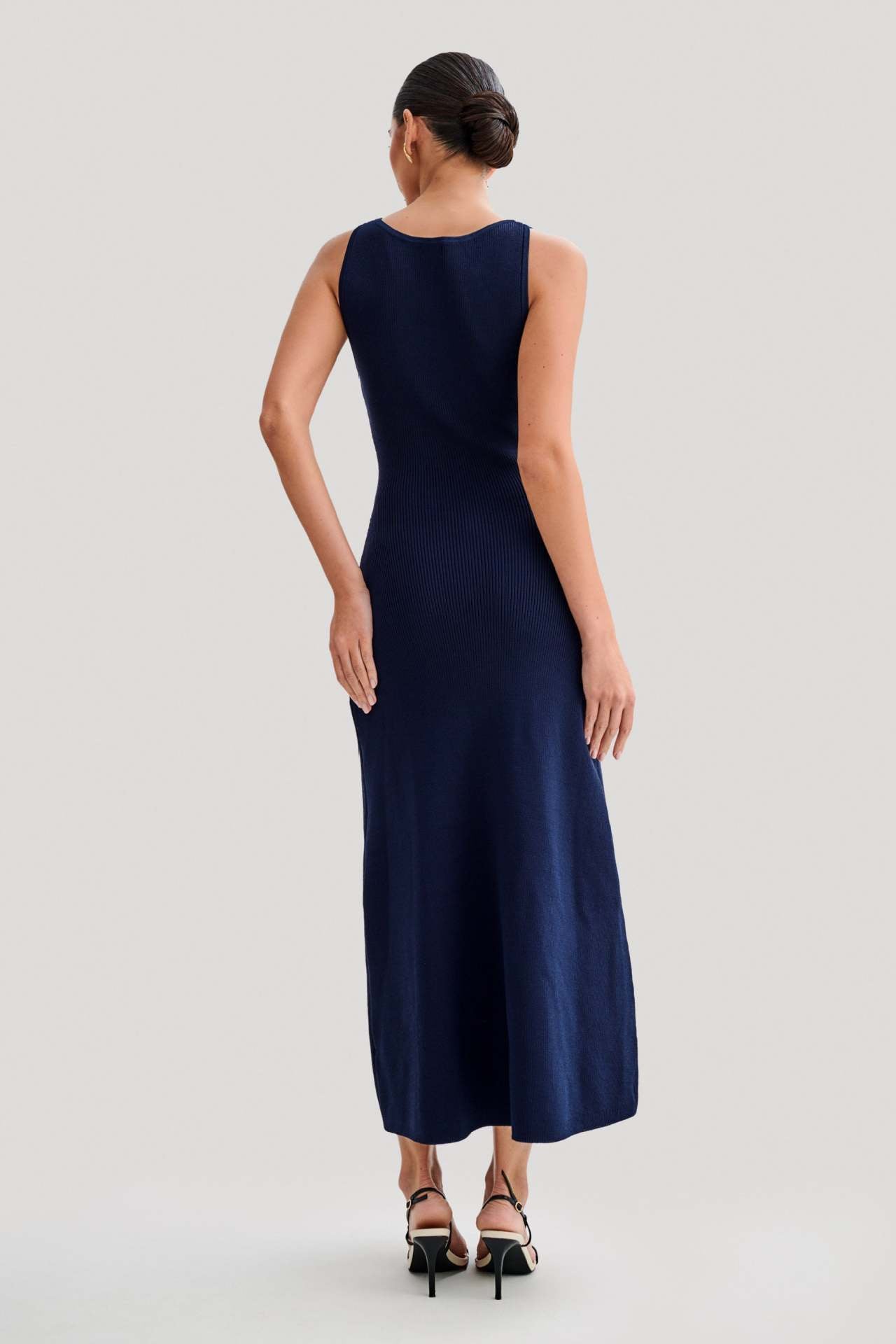 Sleeveless Ribbed Maxi Dress with Button-Down Front for Casual Wear