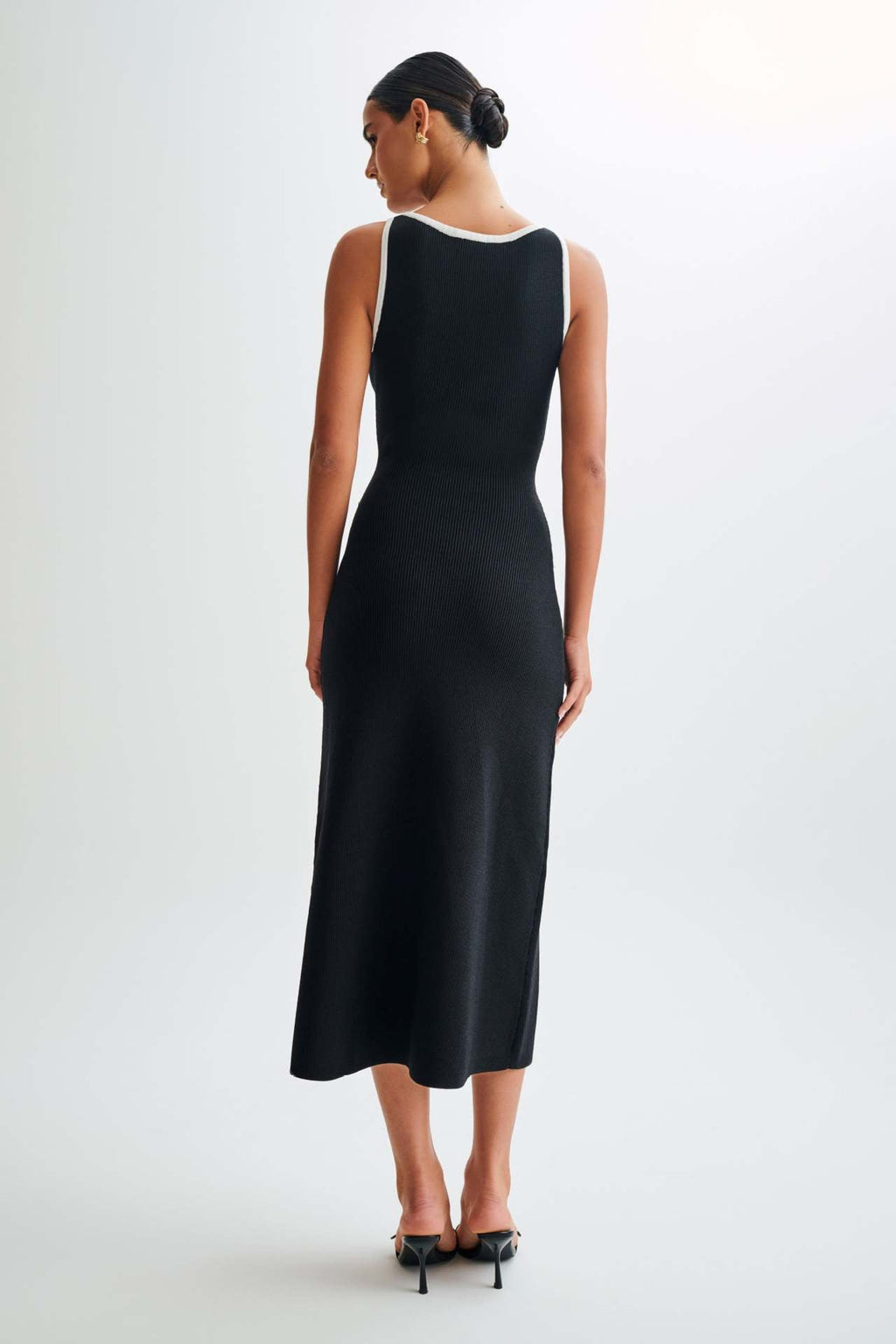 Sleeveless Ribbed Maxi Dress with Button-Down Front for Casual Wear