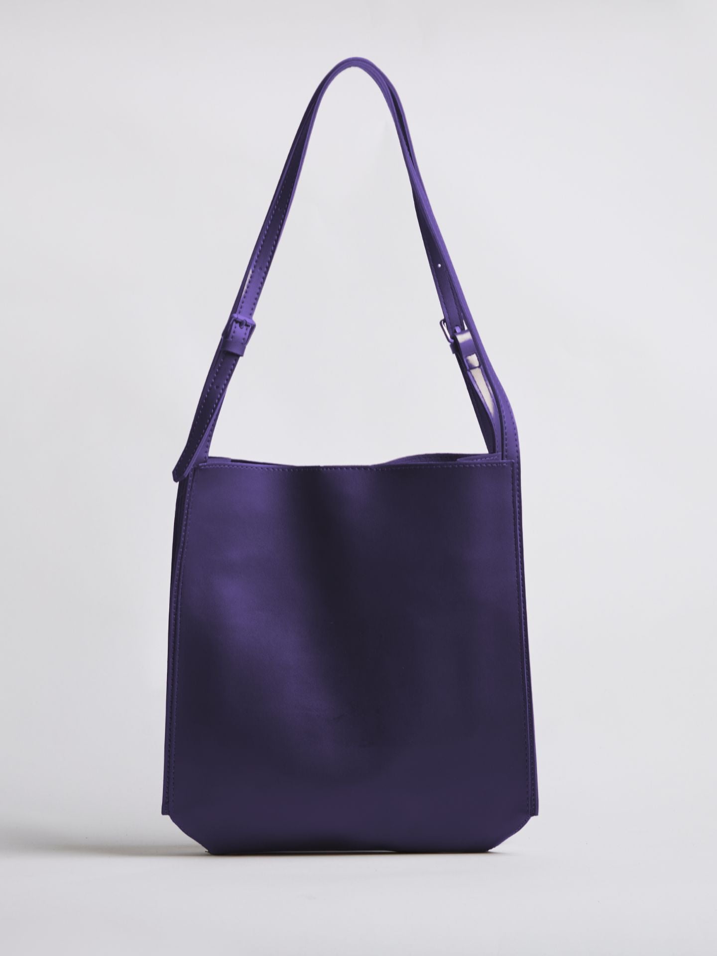 Vegan Leather Shoulder Bag - Daily Chic Design for Casual Use