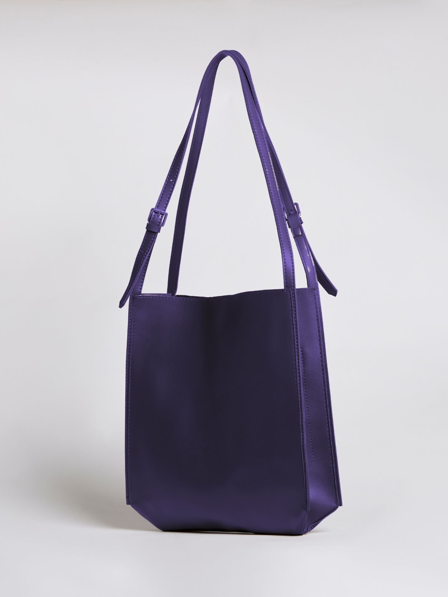 Vegan Leather Shoulder Bag - Daily Chic Design for Casual Use