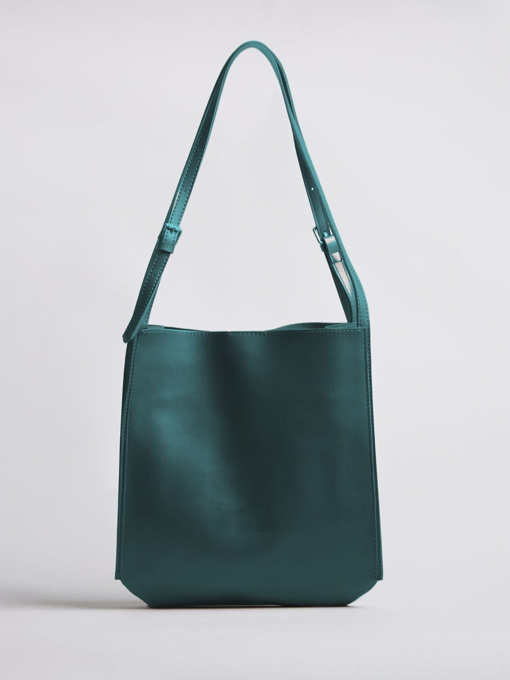 Vegan Leather Shoulder Bag - Daily Chic Design for Casual Use