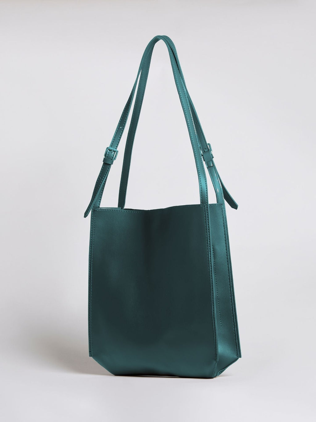 Vegan Leather Shoulder Bag - Daily Chic Design for Casual Use