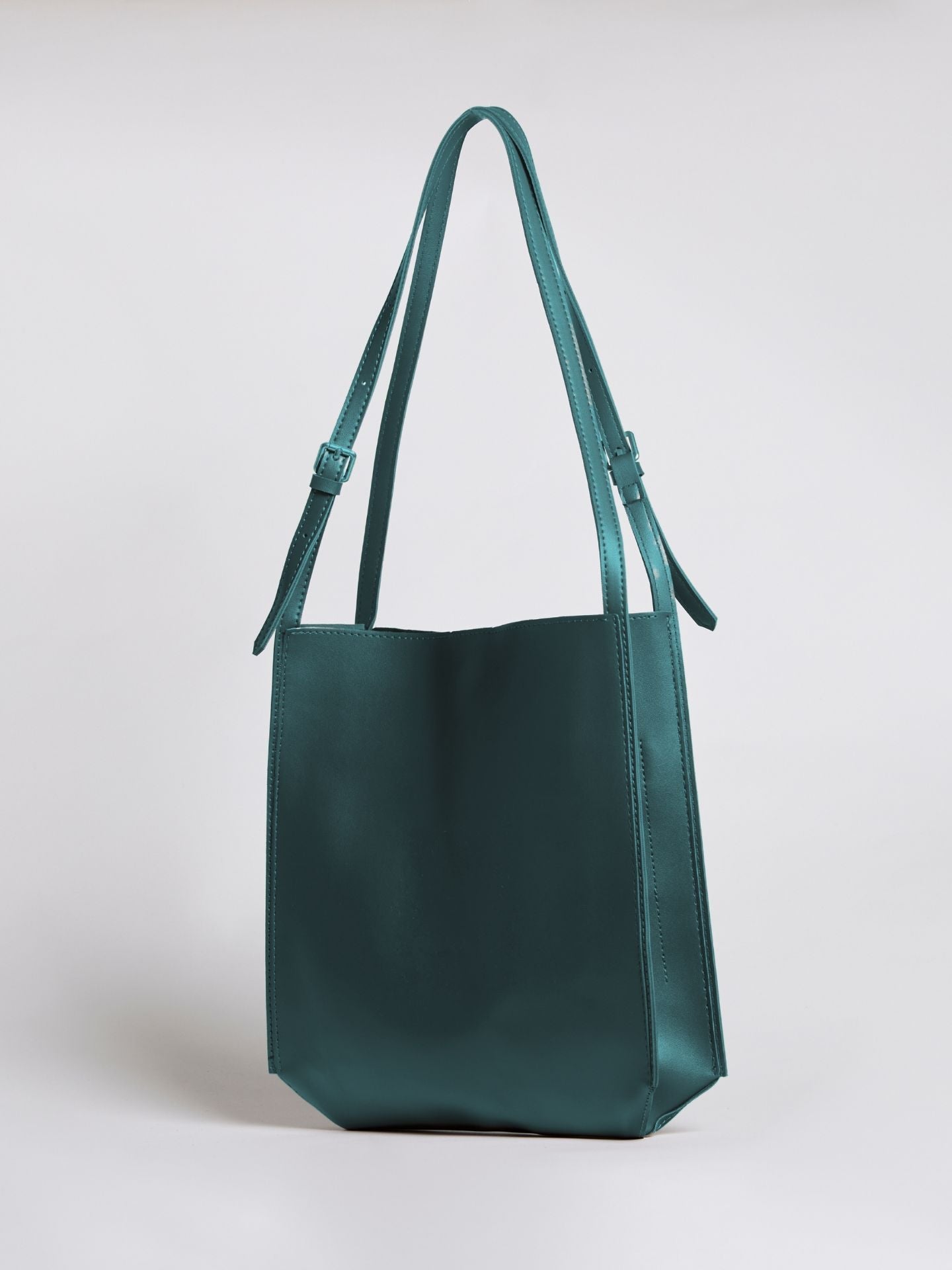 Vegan Leather Shoulder Bag - Daily Chic Design for Casual Use