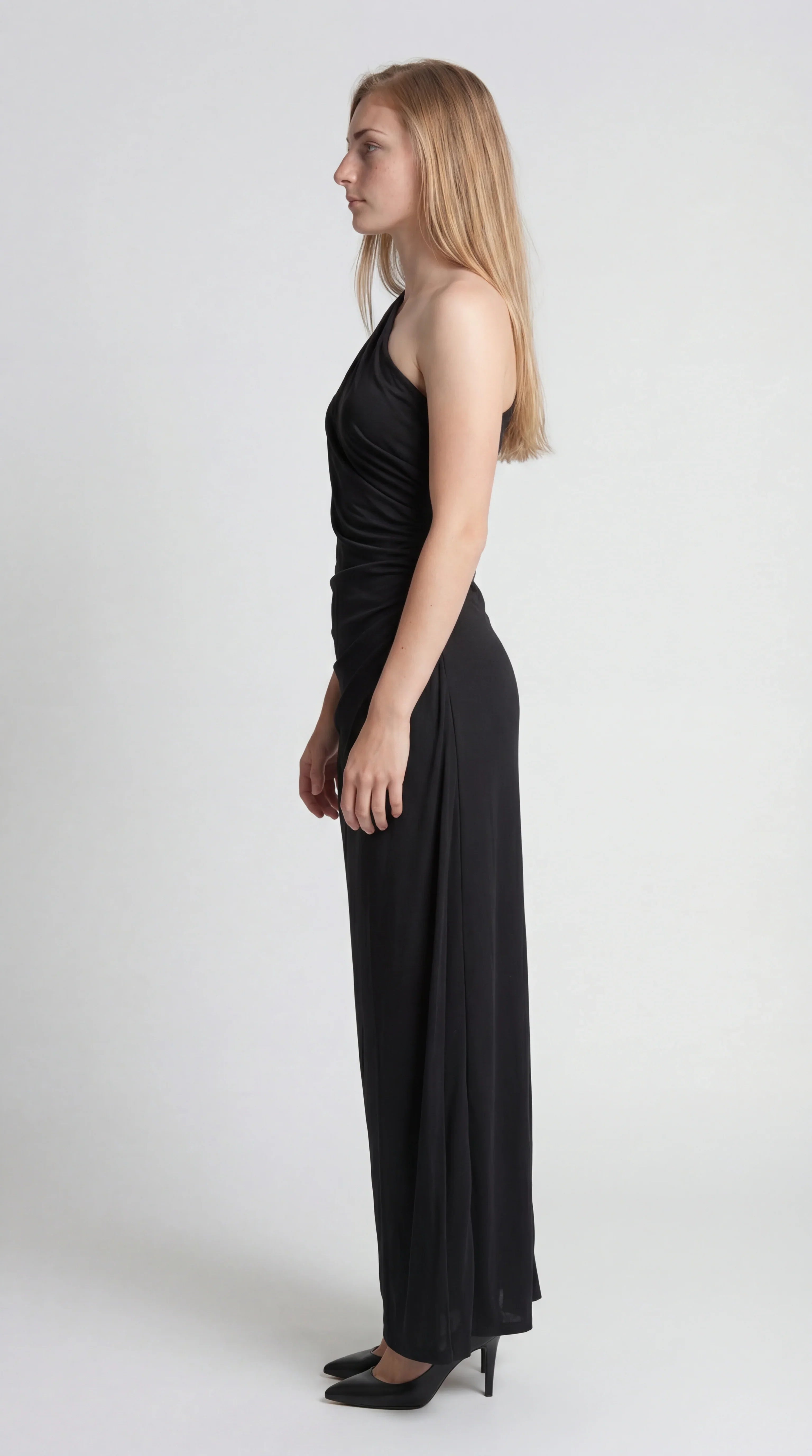 Asymmetric One-Shoulder Maxi Dress with Draped Detail for Evening Wear