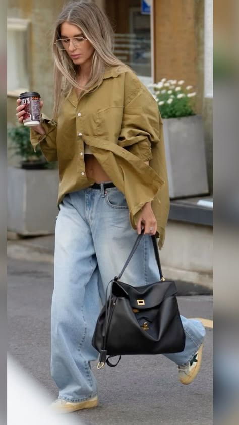 Chic Crossbody Bag with Adjustable Strap - Stylish Everyday Handbag