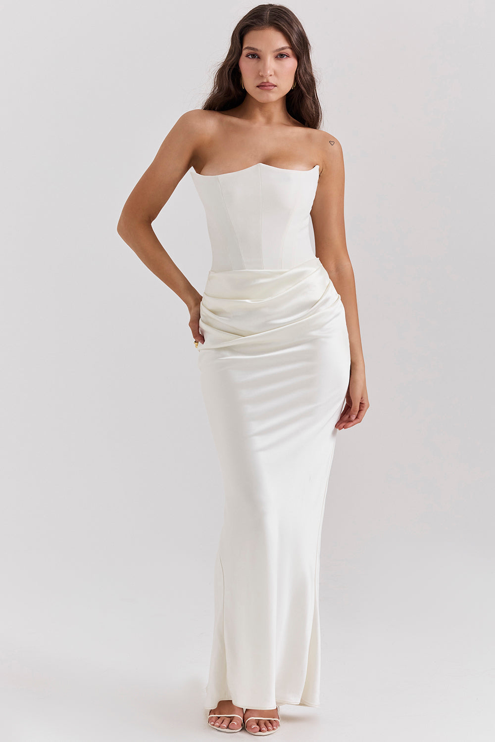 Strapless Satin Maxi Dress with Structured Bodice for Formal Events