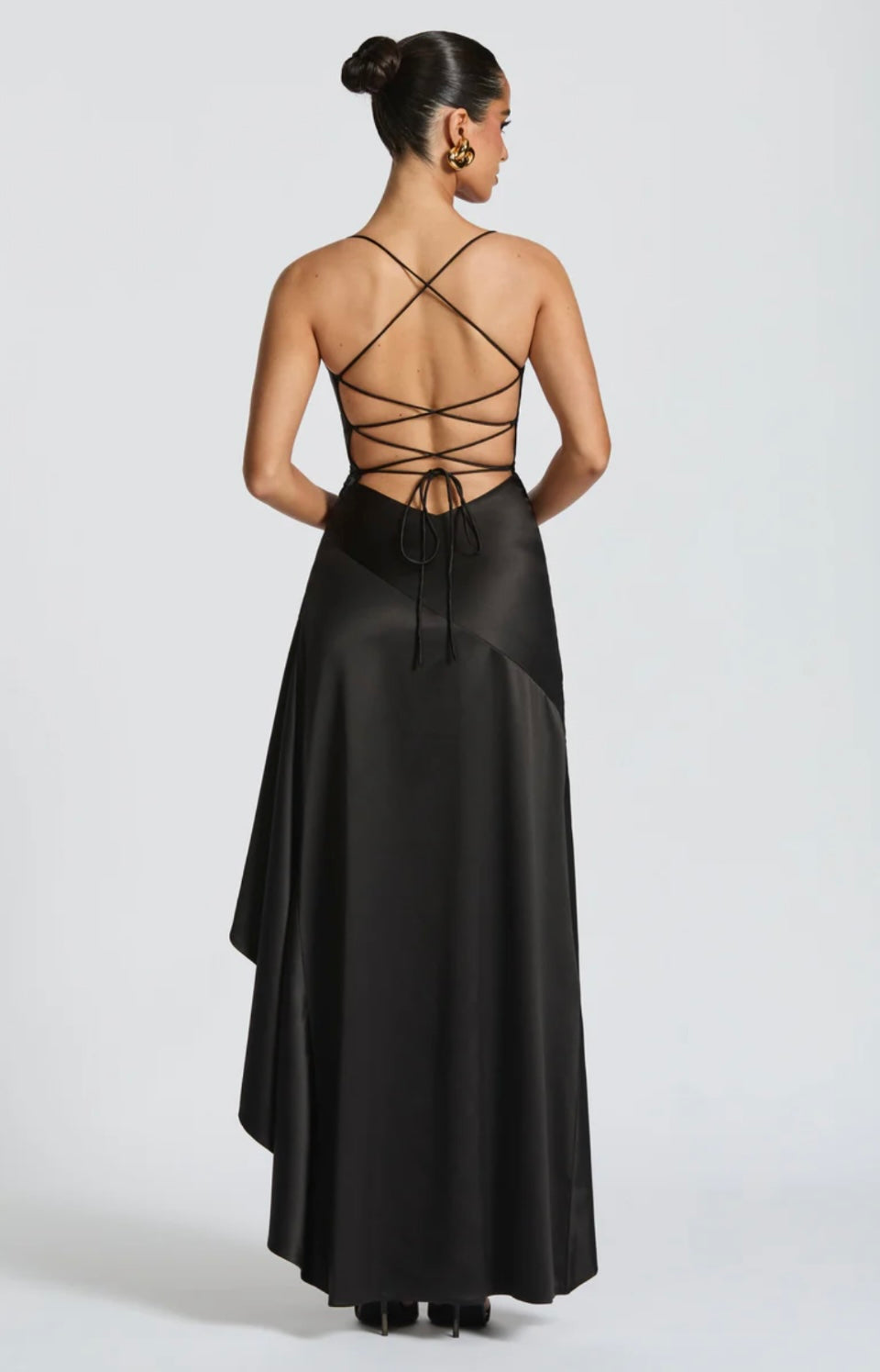 High-Low Ruffle Hem Satin Maxi Dress with Twist Cowl Neck for Evening Wear