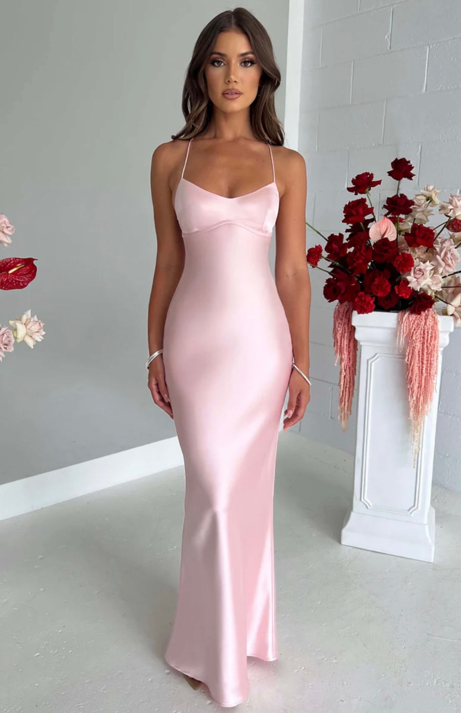 Fluid Body-Skimming Sweetheart Maxi Gown for Formal Events