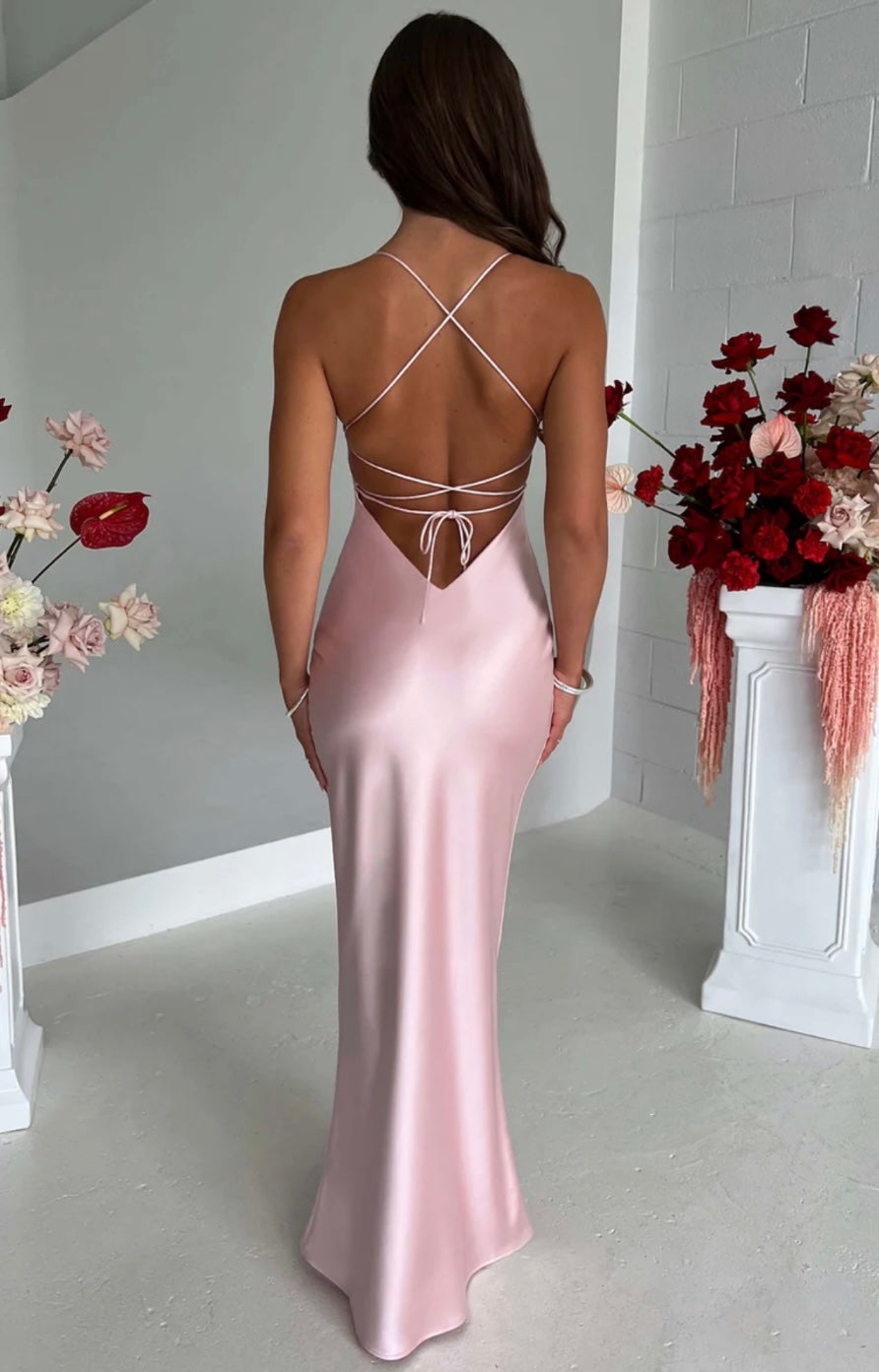 Fluid Body-Skimming Sweetheart Maxi Gown for Formal Events