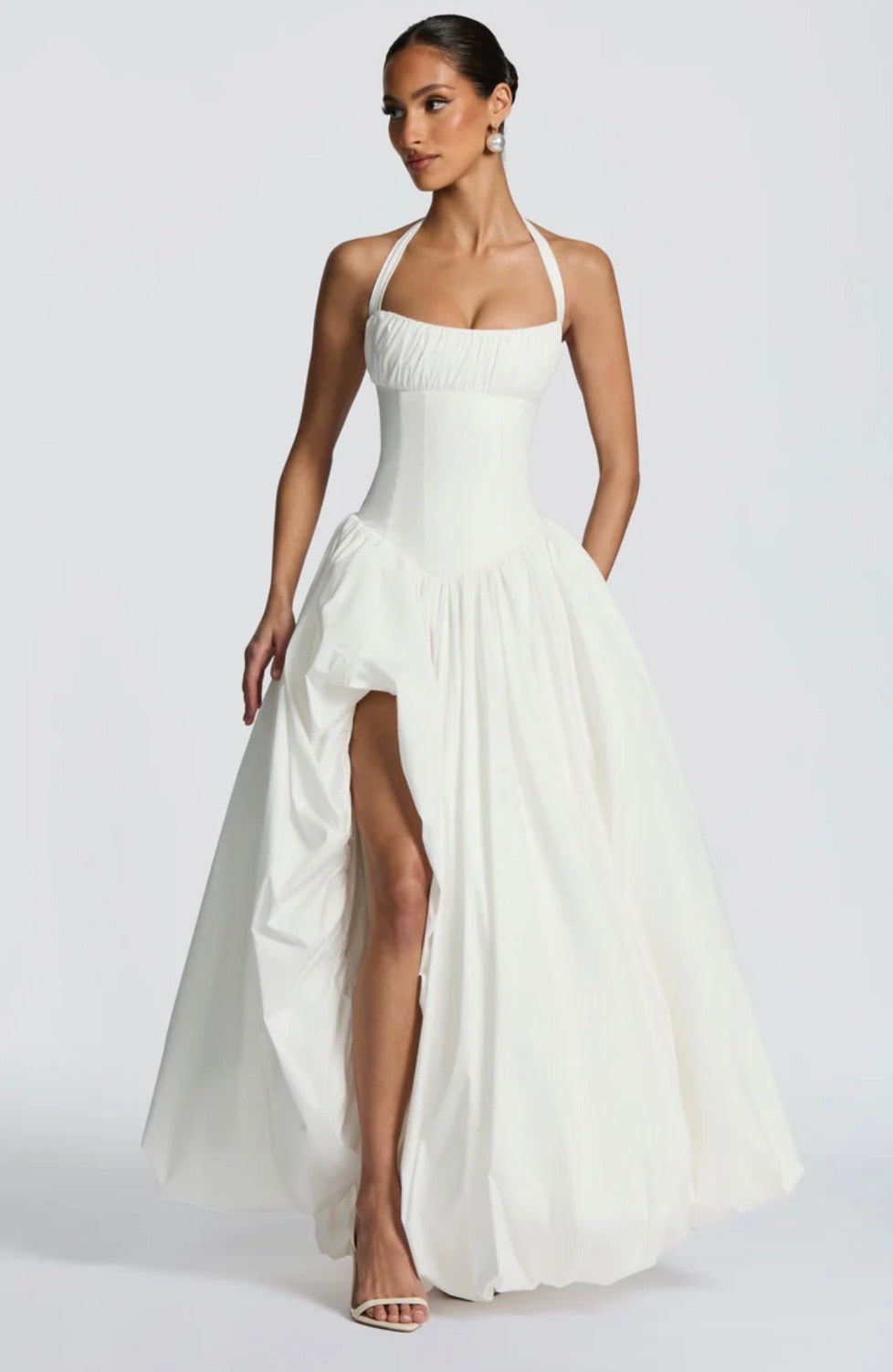Sculpted Bodice Halter Maxi Dress with Side Split for Evening Wear