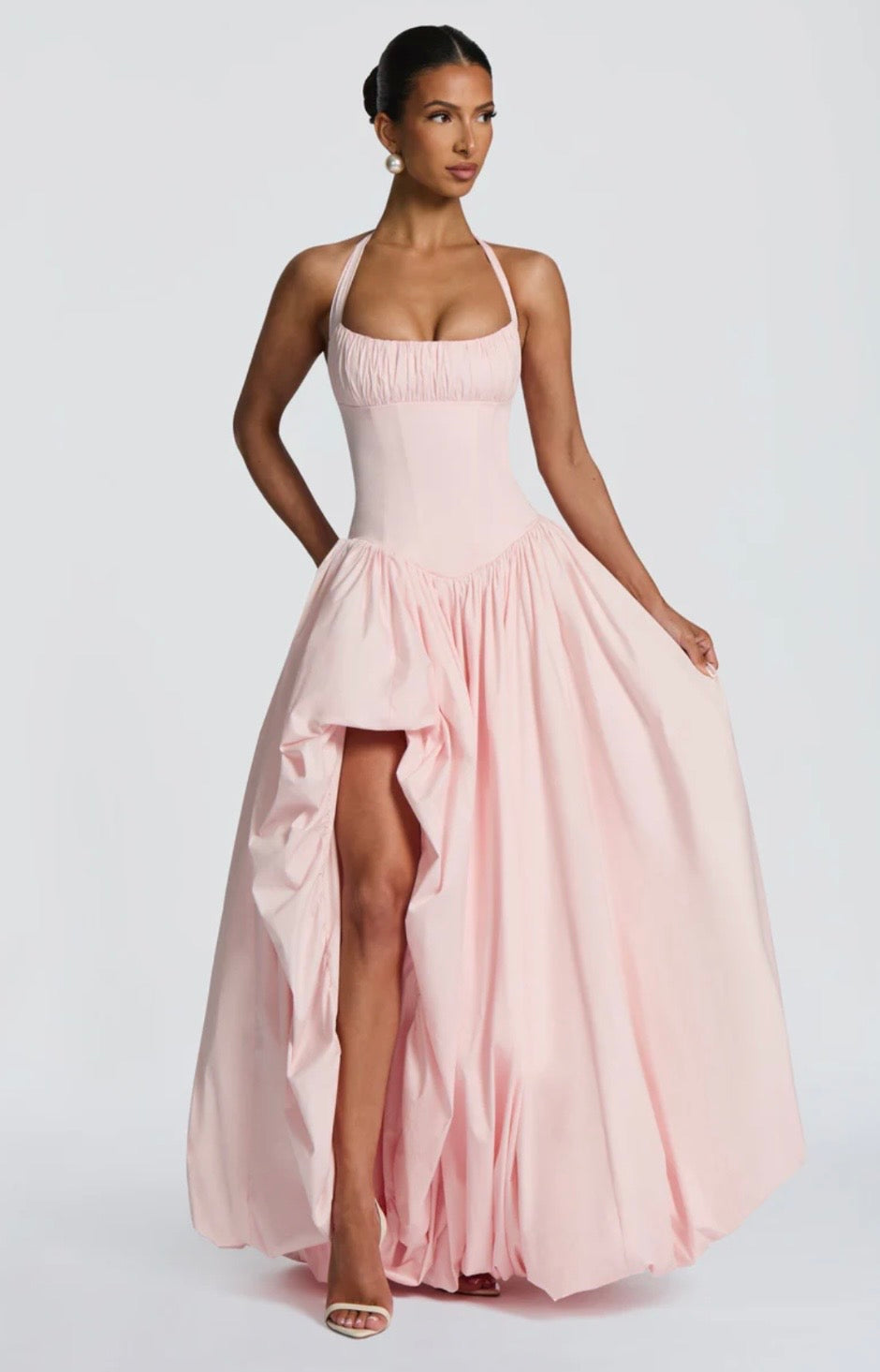 Sculpted Bodice Halter Maxi Dress with Side Split for Evening Wear