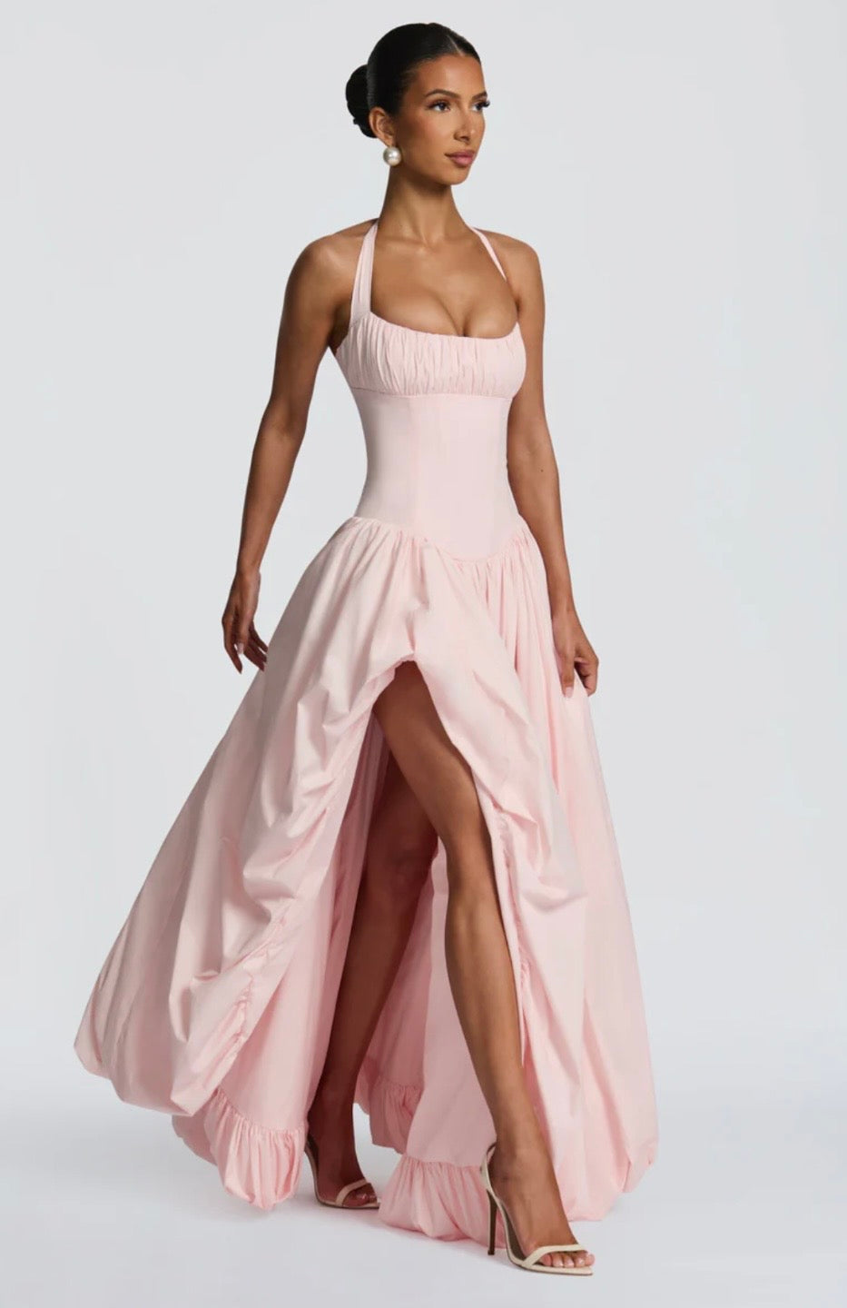 Sculpted Bodice Halter Maxi Dress with Side Split for Evening Wear