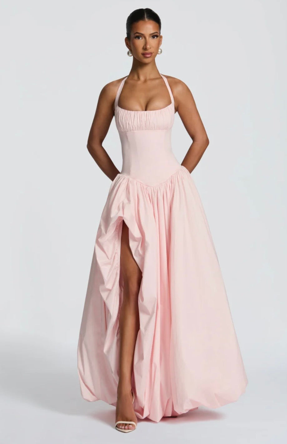 Sculpted Bodice Halter Maxi Dress with Side Split for Evening Wear