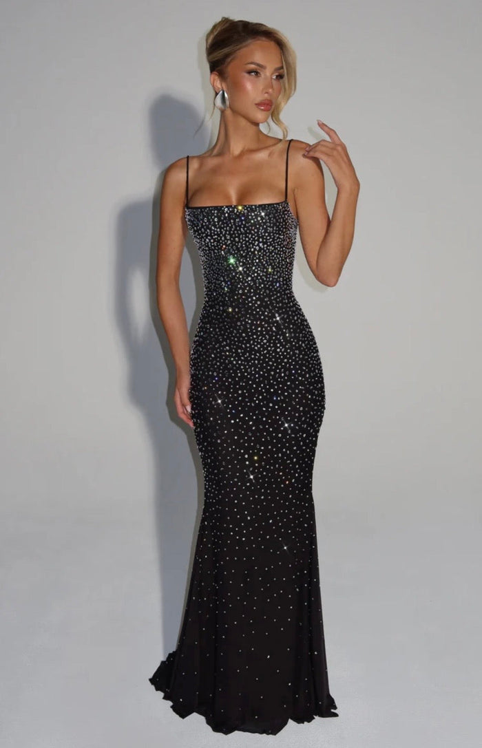 Sculpted Maxi Dress in Shimmering Fabric for Elegant Evening Wear