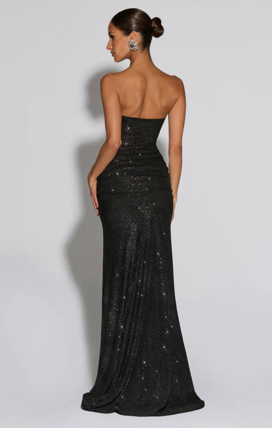 Sculpted Silhouette Glittering Mesh Maxi Dress for Evening Events