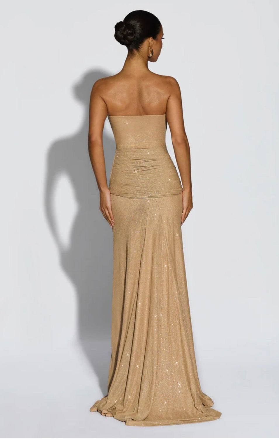 Sculpted Silhouette Glittering Mesh Maxi Dress for Evening Events