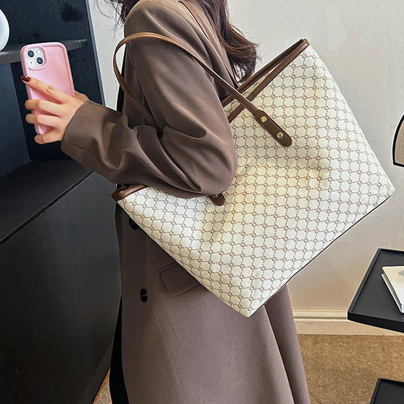 Leather Shoulder Bag – Elegant Design for Everyday Use – Versatile and Stylish