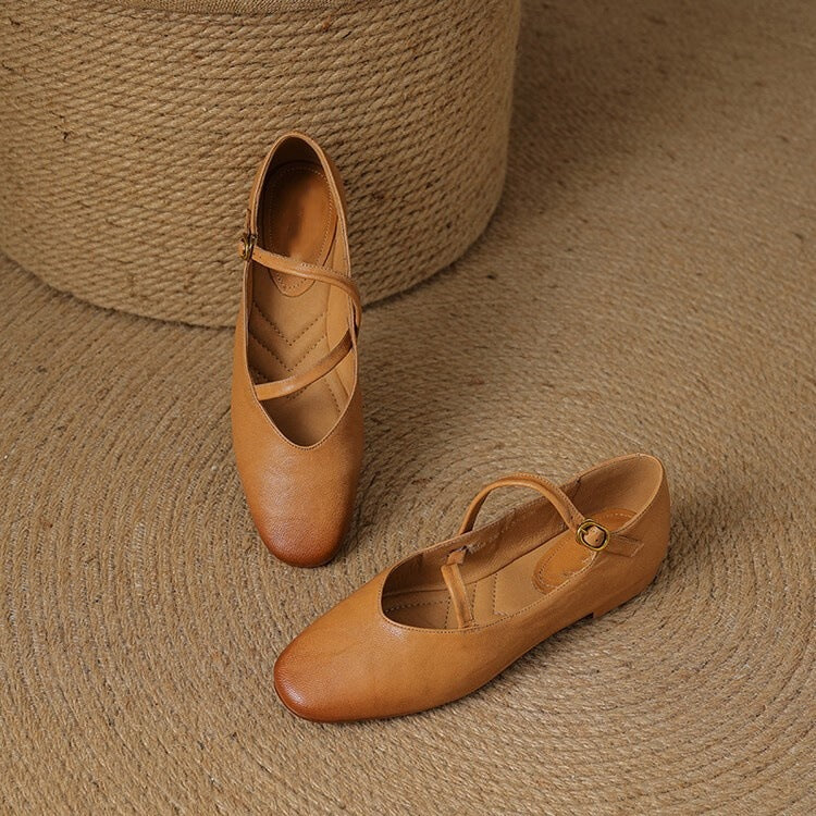 Leather Ballet Flats for Women - Comfortable Everyday Footwear in Classic Design