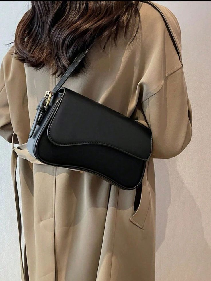 Luxe Shoulder Bag in Faux Leather - Stylish Everyday Handbag for Women