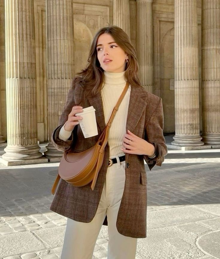 Vegan Leather Shoulder Bag - Stylish Crescent Design for Everyday Use