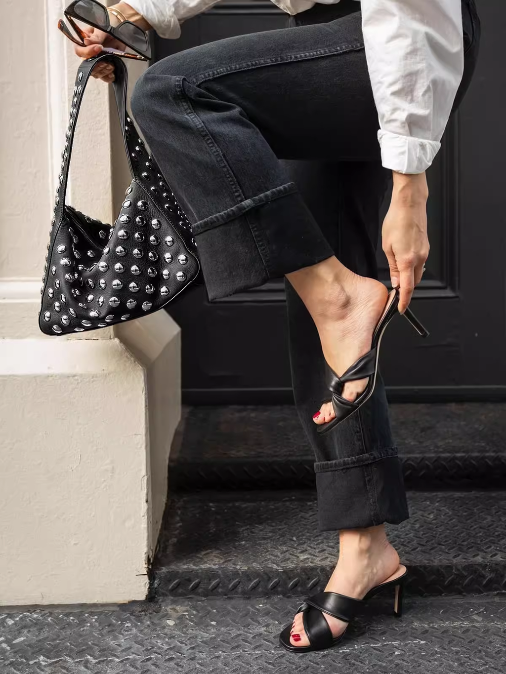 Structured Black Shoulder Bag with Ebon Élan Design for Everyday Use