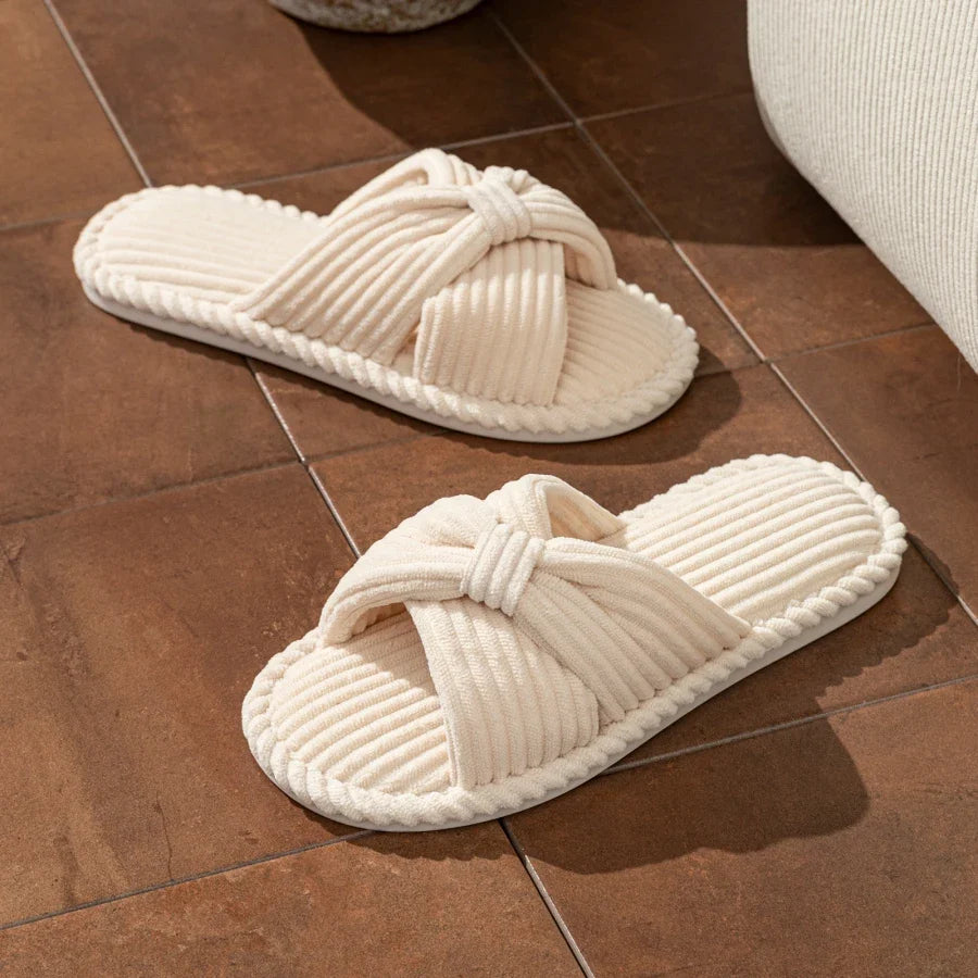 Plush Slippers for Women - Soft Fleece Indoor Footwear - Cozy Home Comfort