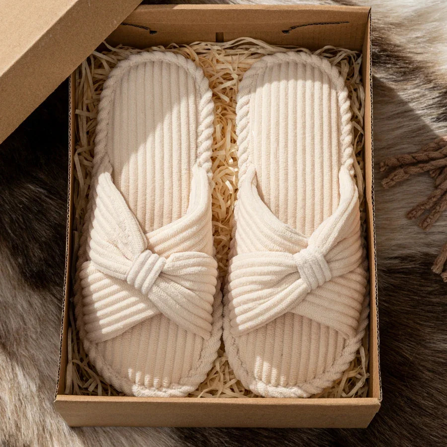 Plush Slippers for Women - Soft Fleece Indoor Footwear - Cozy Home Comfort
