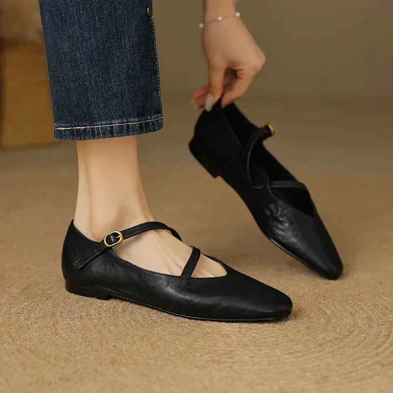 Leather Ballet Flats for Women - Comfortable Everyday Footwear in Classic Design