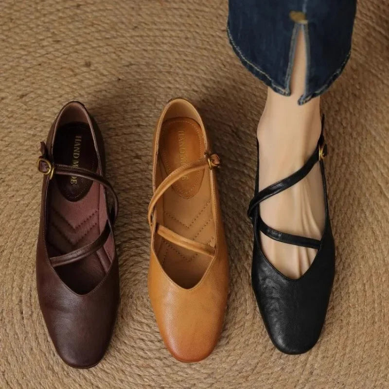 Leather Ballet Flats for Women - Comfortable Everyday Footwear in Classic Design