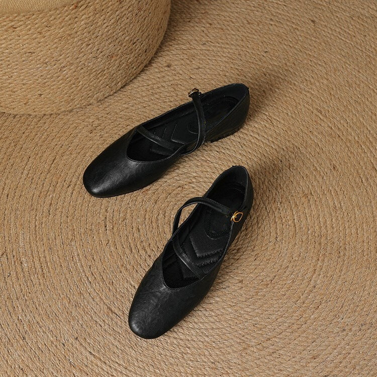 Leather Ballet Flats for Women - Comfortable Everyday Footwear in Classic Design