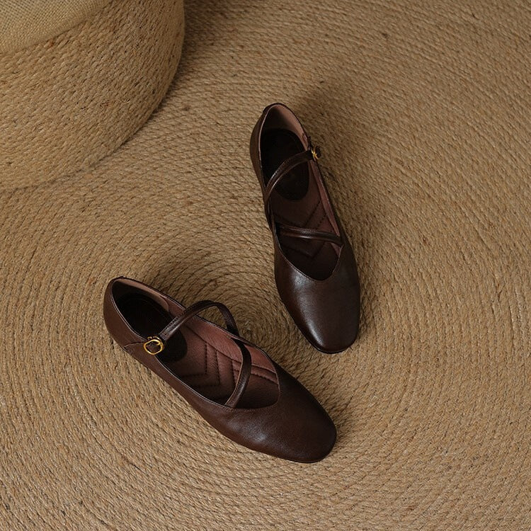 Leather Ballet Flats for Women - Comfortable Everyday Footwear in Classic Design