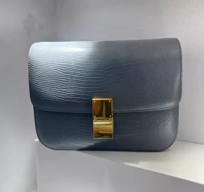 Lizard-Textured Leather Crossbody Bag for Everyday Use - Stylish and Versatile